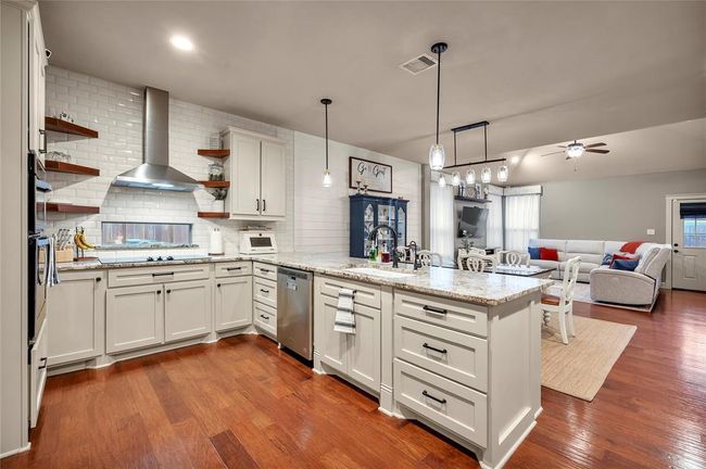 10252 Sunset Ln, House other with 4 bedrooms, 3 bathrooms and 2 parking in Conroe TX | Image 7
