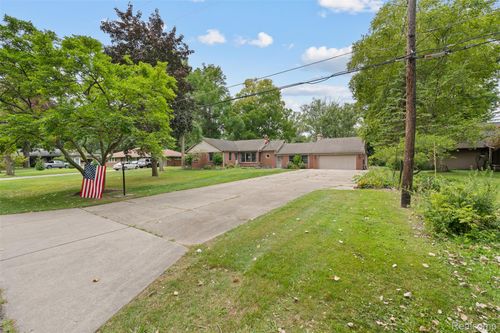38481 Riverside Dr, Clinton Township, MI, 48036-2849 | Card Image