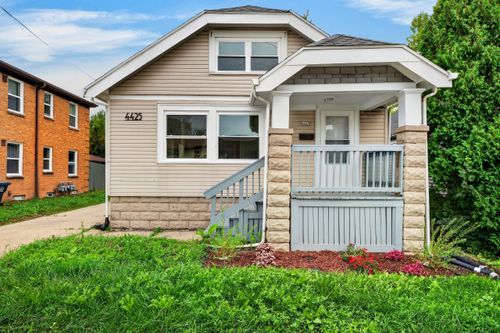 4425 W Hampton Ave, Milwaukee, WI, 53218-5229 | Card Image