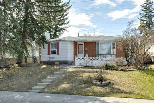24 Westwood Cres Sw, Calgary, AB, T3C2W6 | Card Image