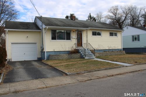 34 Woodrow Ave, Norwich, CT, 06360-2213 | Card Image