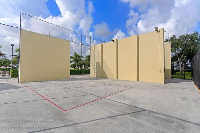 107 Sheffield E, Condo with 1 bedrooms, 2 bathrooms and null parking in West Palm Beach FL | Image 63