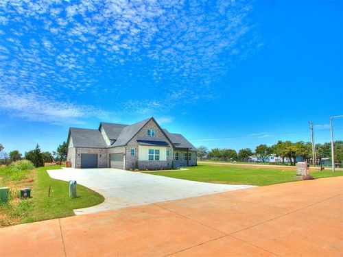 2901 Deer Run Trail, Guthrie, OK, 73044 | Card Image