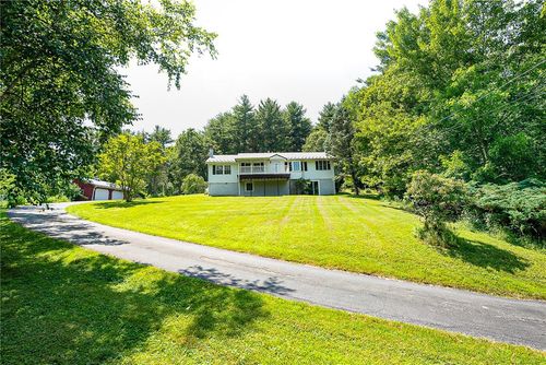 6088 Middlebrook Rd, Naples, NY, 14512-9219 | Card Image