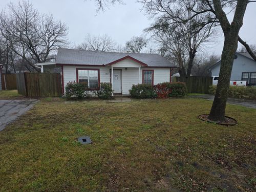 302 E Gertrude St, Crandall, TX, 75114-2516 | Card Image