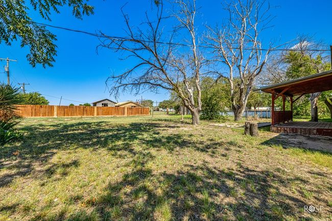 209 N Florida Ave, House other with 3 bedrooms, 3 bathrooms and 2 parking in Big Lake TX | Image 24