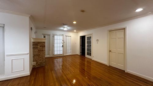 3323 Cloverdale St, Houston, TX, 77025-4512 | Card Image