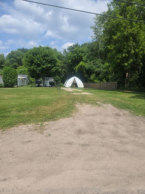 27 Lucy St, Penetanguishene, ON, L9M1K7 | Card Image