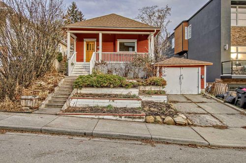 2614 15 A Street Sw, Home with 3 bedrooms, 2 bathrooms and 2 parking in Calgary AB | Card Image