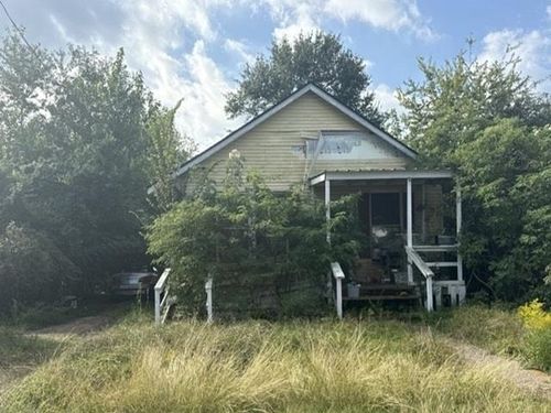 327 Avenue B, Port Neches, TX, 77651-2501 | Card Image