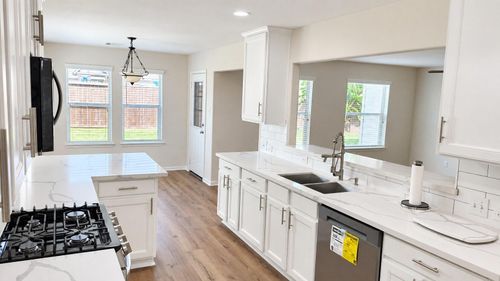 4713 High Creek Ct, Alvin, TX, 77511-5147 | Card Image