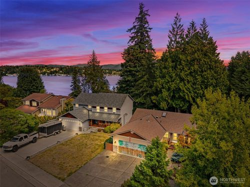 617 98th Dr Ne, Lake Stevens, WA, 98258-1644 | Card Image