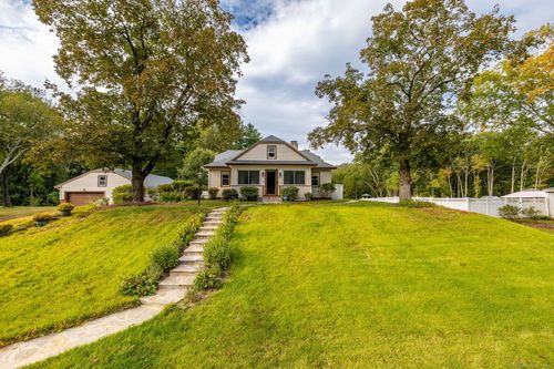 152 Arch Rd, Avon, CT, 06001-4203 | Card Image