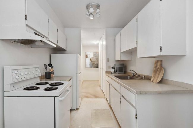 204 - 2016 Fullerton Ave, Condo with 1 bedrooms, 1 bathrooms and 1 parking in North Vancouver BC | Image 4