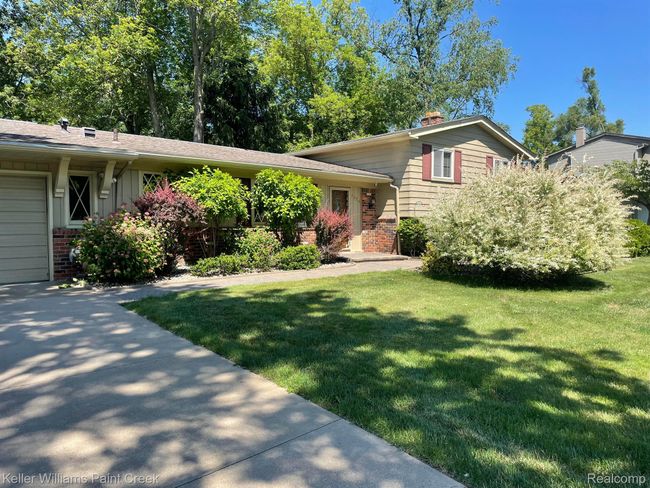 7374 Woodridge Rd, House other with 4 bedrooms, 2 bathrooms and null parking in West Bloomfield MI | Image 27