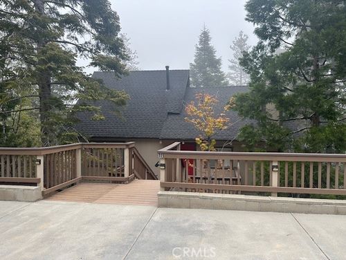 111 St Andrews Dr, Lake Arrowhead, CA, 92352-9734 | Card Image