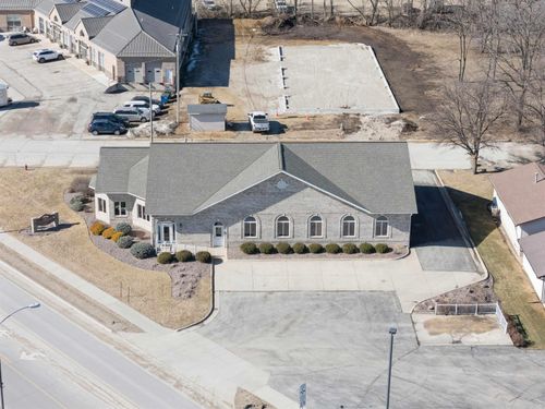 702 Short St, Decorah, IA, 52101-2441 | Card Image