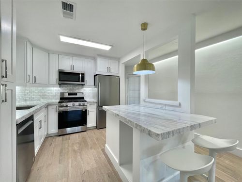 c7-614 Kipling St, Houston, TX, 77006-4478 | Card Image