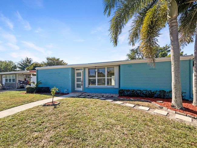 11812 Balsam Dr, House other with 3 bedrooms, 2 bathrooms and null parking in Royal Palm Beach FL | Image 9