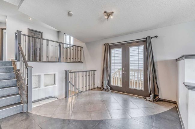 6 Bridlecrest Boulevard Sw, Home with 3 bedrooms, 2 bathrooms and 2 parking in Calgary AB | Image 9