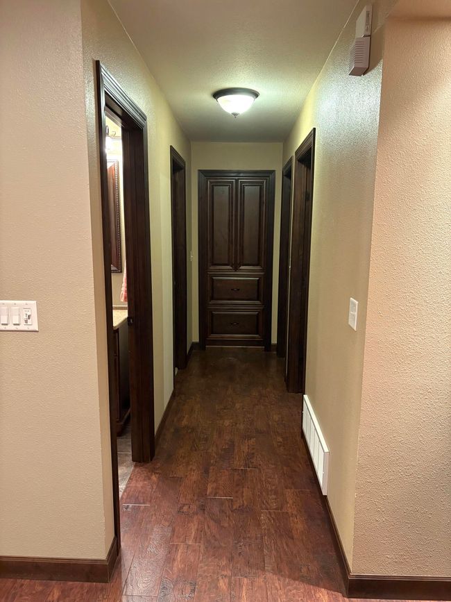 Lower Level Hall | Image 36
