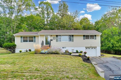 25 Seton Hall Dr, Oakland, NJ, 07436-3611 | Card Image