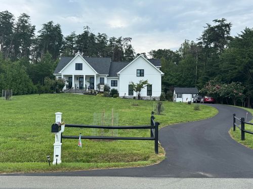 151 Park Way Ave, MONETA, VA, 24121-5328 | Card Image