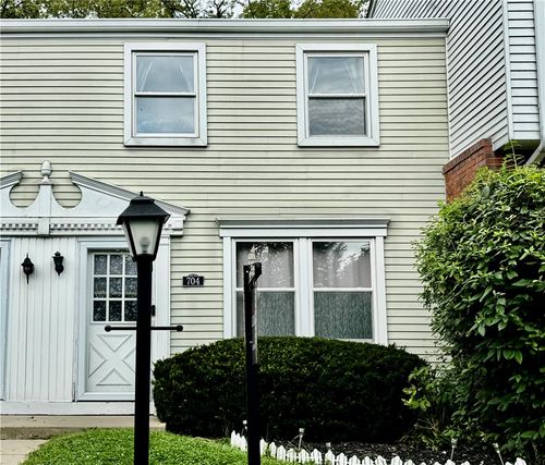 704 Countryside Dr, Mc Kees Rocks, PA, 15136-1220 | Card Image