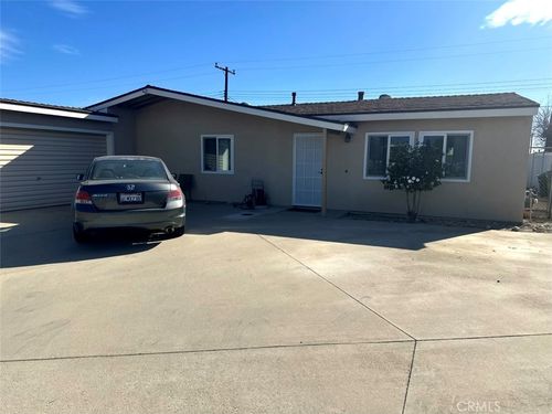 329 Hawthorne St, Rialto, CA, 92376-7844 | Card Image