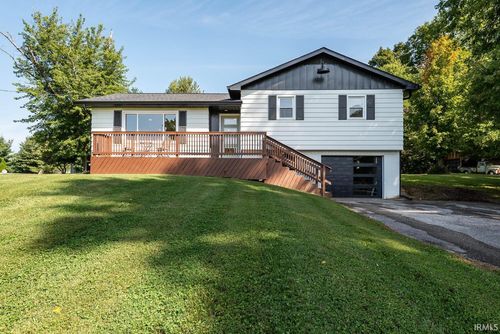2853 E Schacht Rd, Bloomington, IN, 47401-8810 | Card Image