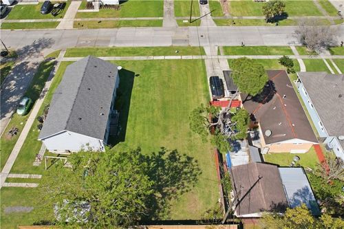 8904 Livingston Ave, Chalmette, LA, 70043-4638 | Card Image
