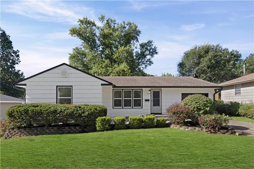 12105 E 47th Terrace S, Independence, MO, 64055 | Card Image