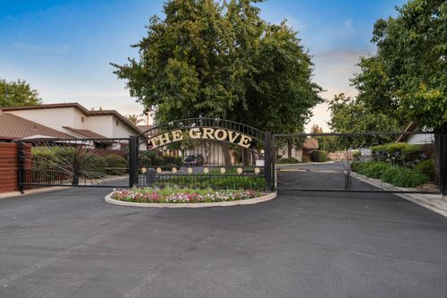 5429 W Judy Ave, Visalia, CA, 93277-3751 | Card Image