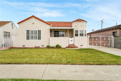 531 W Arbutus St, Compton, CA, 90220-2007 | Card Image