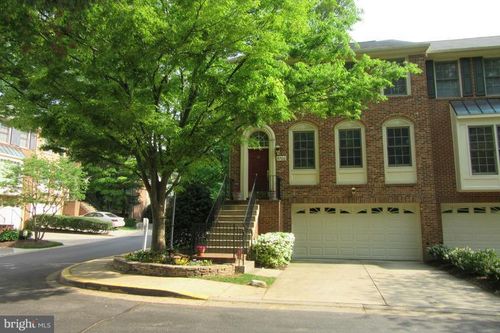 5700 Exeter Hill Way, ROCKVILLE, MD, 20852-3128 | Card Image