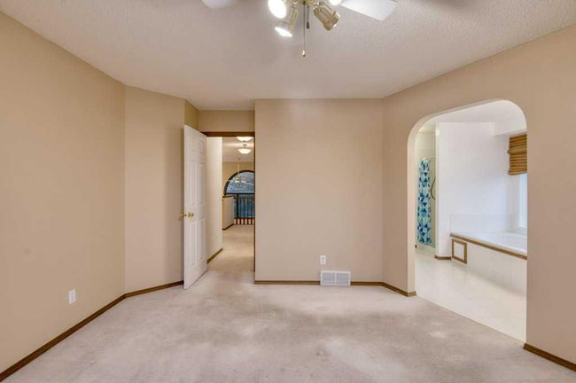 321 Douglas Ridge Pl Se, House detached with 3 bedrooms, 2 bathrooms and 2 parking in Calgary AB | Image 30