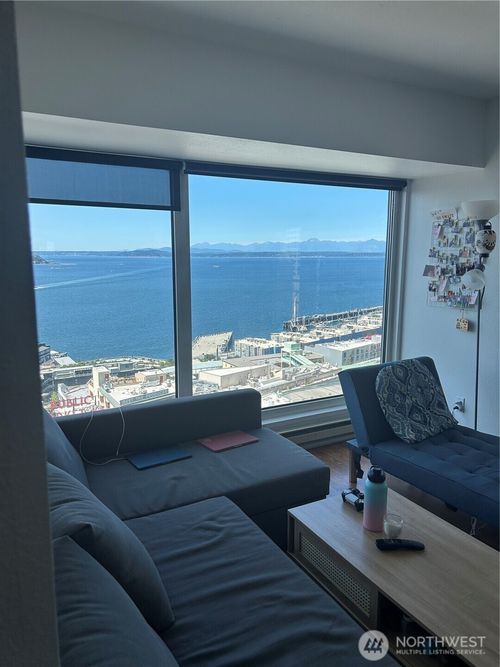 1702-1415 2nd Ave, Seattle, WA, 98101-2042 | Card Image