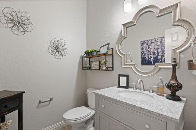 Half Bathroom | Image 9