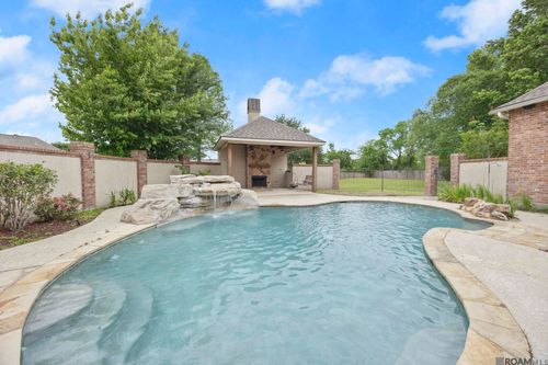 4279 Cypress Pointe Dr, Zachary, LA, 70791-7352 | Card Image