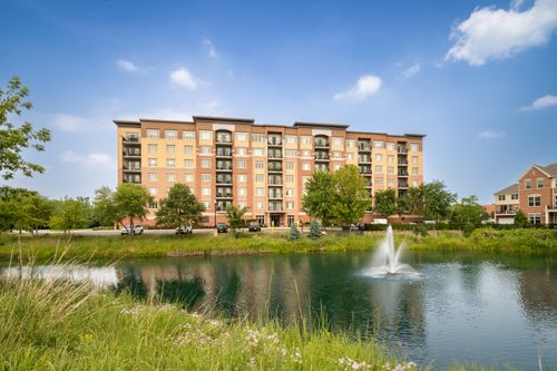 unit-704-1199 E Port Clinton Rd, Vernon Hills, IL, 60061-1253 | Card Image