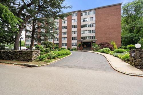 apt-m3-22 Chestnut Pl, Brookline, MA, 02445-7590 | Card Image