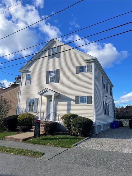2-31 Garfield Ave, Bristol, RI, 02809-3111 | Card Image