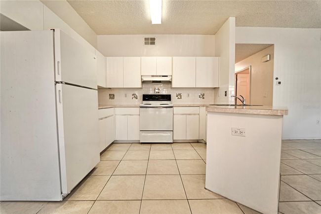 Cabinet packed Kitchen | Image 12