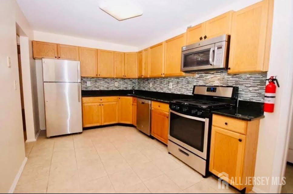 Stony Brook Way, North Brunswick, NJ 08902