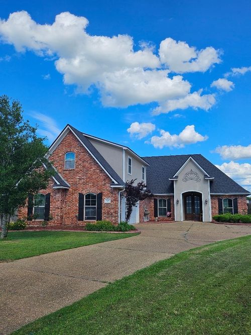 725 Saint Martin Ln, Bossier City, LA, 71111-5578 | Card Image