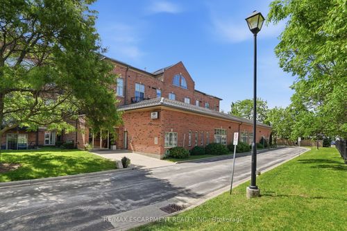 219-262 Dundas St E, Hamilton, ON, L8B1A9 | Card Image