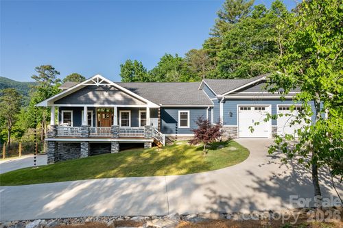 46 Nuthatch Ct, Fairview, NC, 28730-9127 | Card Image