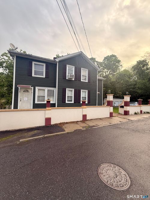7 Linden Pl, Meriden, CT, 06450-4308 | Card Image