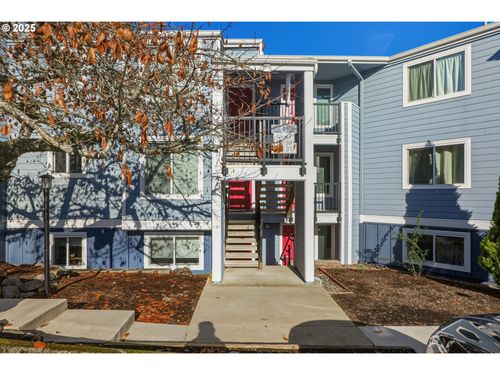 32-47 Eagle Crest Dr, Lake Oswego, OR, 97035-1048 | Card Image