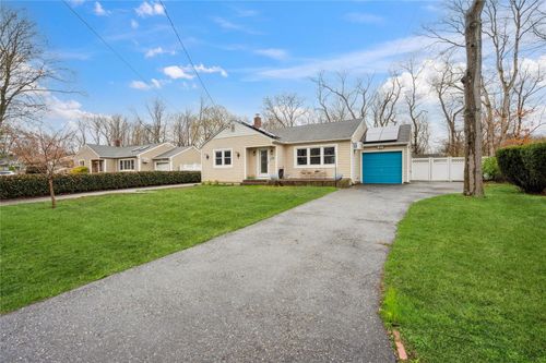 15 Hopes Ave, Holtsville, NY, 11742-1506 | Card Image